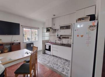 Casa · 140m² · 6 Ambientes · 2 Cocheras · Casa - Villa Elvira