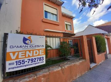 Casa · 200m² · 4 Ambientes · 3 Cocheras · Venta 2 Casas en Block - Ideal Para Relizar Edificio - Inversion - España y Bolivar