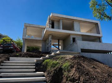 Casa · 394m² · 3 Ambientes · 2 Cocheras · ¡Venta! Casa en Estancia El Terrón ¡Excelente Ubicación!