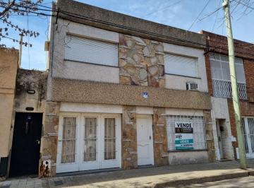 Casa de 5 ambientes, Rosario · Casa en Venta de 2 Dorm. C/ Cochera en Pje Copiapo 600 (Santa Fe 4700)