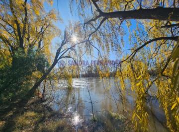 Casa · 80m² · 3 Ambientes · 1 Cochera · Neuquen. Alquiler Casa 2 Dorm. en Predio
