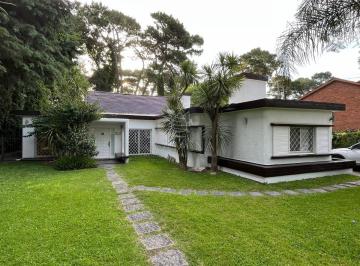 Foto1 · Hermosa Casa en Venta de 4 Dorm. en Cantegril, Punta del Este.