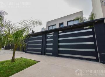 Casa · 114m² · 4 Ambientes · 2 Cocheras · Casa 4 Ambientes Venta Lomas de Zamora