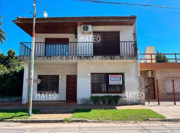 Casa de 5 ambientes, Moreno · Chalet en Venta, Impecable Condiciones E Ideal Zona Residencial.