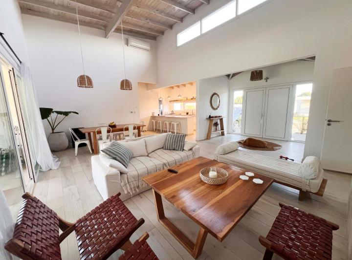 Casa · 150m² · 4 Ambientes · 2 Cocheras