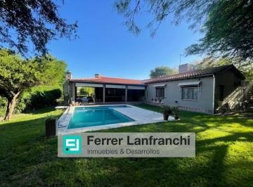 Casa · 250m² · 5 Ambientes · 2 Cocheras · Casa en Venta 3 Dorm. Country Cuatro Hojas Mendiolaza