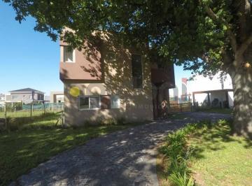 Casa · 156m² · 3 Dormitorios · Casa en Venta en Fincas de Hudson con Amplio Parque