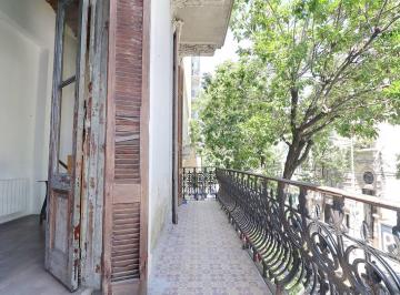 PH · 104m² · 4 Ambientes · PH en Carlos Calvo 1400
