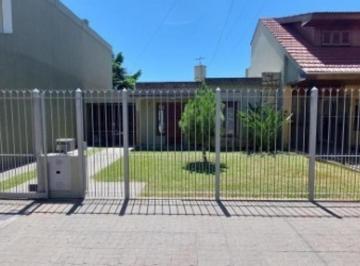 Casa · 135m² · 3 Ambientes · 3 Cocheras · Venta Casa 3 Ambientes Mas PH 3 Ambientes