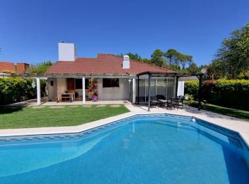 Casa · 100m² · 4 Ambientes · 2 Cocheras · Campo Chico Cc