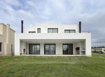 Casa · 233m² · 5 Ambientes · 2 Cocheras · Casa en Venta Al Lago en Barrio Santa Ana, Villanueva. Tigre