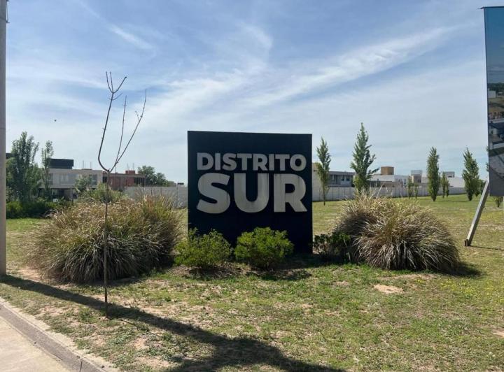 Terreno · 383m²