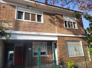 PH de 4 ambientes, San Isidro · Amplio PH de 4 Ambientes en Primer Piso. 2 Baños y Patio. No Apto Crédito