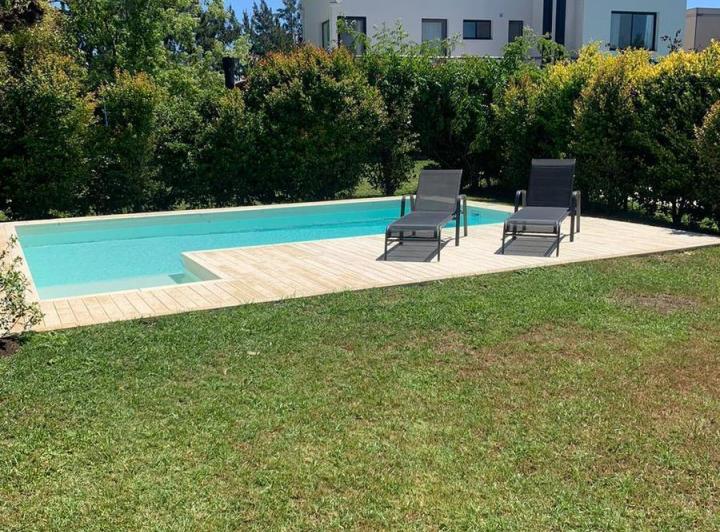 Casa · 600m² · 4 Dormitorios