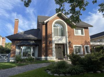 Casa · 179m² · 5 Ambientes · Country | Casa | 5 Ambientes | Amenities | Ing Maschwitz