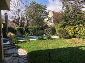 Casa · 254m² · 8 Ambientes · 1 Cochera · Casa en Venta, Parque Cisneros - Pileta, Jardin. Villa Adelina 3 Dorm. en Pb