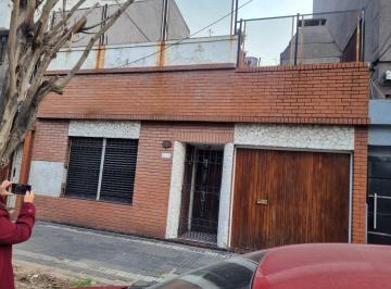 FRENTE · Vende Duplex con Lote Propio, Lanus Este.