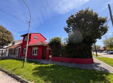 PH · 123m² · 4 Ambientes · 1 Cochera · Casa 4 Ambientes en PH con Cochera Parque Luro