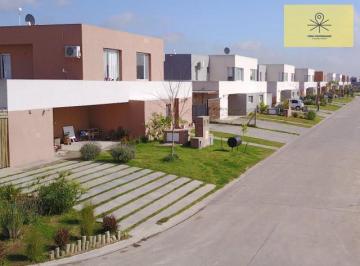 Casa · 84m² · 3 Ambientes · 2 Cocheras · Venta Casa 3 Amb en Construccion Financia Pesos Santa Guadalupe Pilar del Este