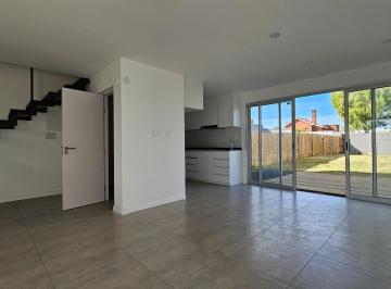 Casa · 75m² · 4 Ambientes · 2 Cocheras · Venta Casa en Solymar Tres Dorm.