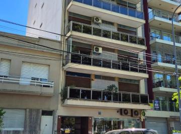 Departamento de 2 ambientes, Versalles · 2 Amb Espectacular - Lateral con Lavadero - Edificio Frente a Plaza Baniff