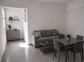 Departamento de 2 ambientes, Villa Luro · Gran Oportunidad! Amplio 2 Ambientes por Escalera a m del Metrobus!