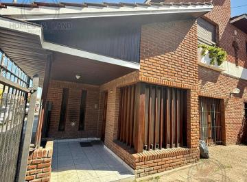 Casa · 253m² · 5 Ambientes · 4 Cocheras · Chalet en Barrio San José