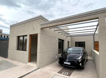 Casa · 85m² · 3 Ambientes · 1 Cochera · Casa a Estrenar. Venta. Barrio Privado Vista Oliva. Maipu.