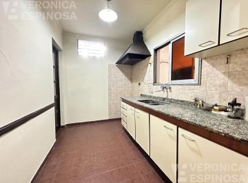 Casa · 165m² · 3 Ambientes · 2 Cocheras · Casa con Local en Venta en Moron Sur