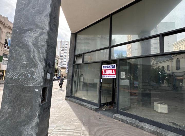 Local comercial · 170m² · 8 Ambientes