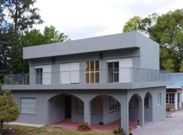 Casa · 268m² · 6 Ambientes · 2 Cocheras · Casa en Venta