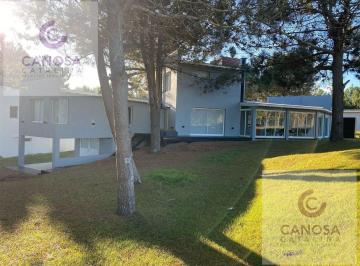 Casa · 230m² · 5 Ambientes · 2 Cocheras · Casa - Costa Esmeralda