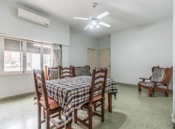 Departamento · 61m² · 3 Ambientes · Depto 3 Ambientes con Balcón en Venta – Quilmes Centro – 2° Piso por Escalera