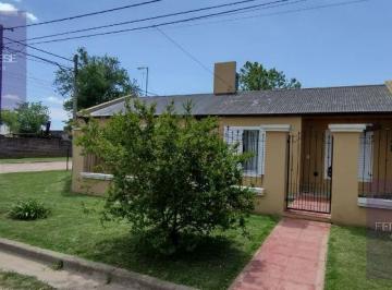 Casa · 160m² · 5 Ambientes · 1 Cochera · Casa en Lujan