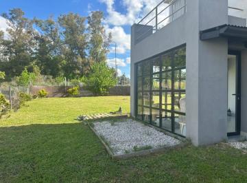 Casa · 121m² · 5 Ambientes · 2 Cocheras · Venta Casa 5 Ambientes en Barrio Santa Elena, Pilar del Este