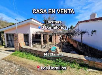 Casa · 80m² · 4 Ambientes · 1 Cochera · Casa en Venta Los Hornillos con Escritura