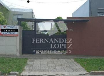 Casa de 3 ambientes, Berazategui · Duplex de 3 Ambientes Amplio y Luminoso con Cochera