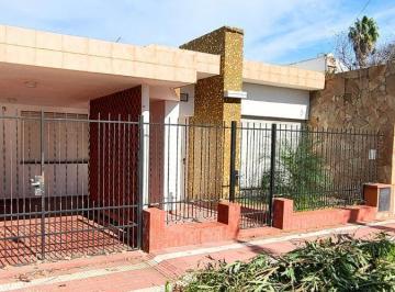 Casa · 134m² · 3 Ambientes · 1 Cochera · Casa - San Lorenzo
