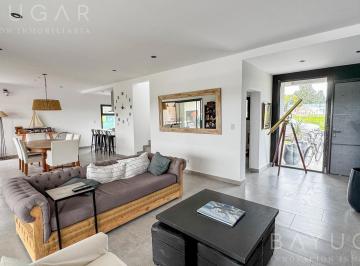 Casa · 173m² · 4 Ambientes · 2 Cocheras · Venta - Casa en Barrio Santa Sofia - Pilar del Este - Financiación