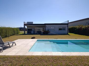 Casa de 4 ambientes, Pilar · Excelente Oportunidad, La Casa de Tus Sueños!