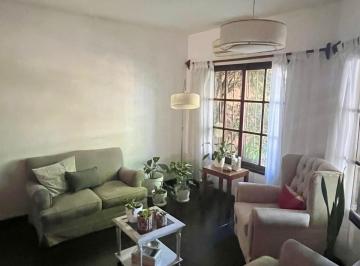 Casa de 5 ambientes, Vicente López · Casa con 224 m² Totales y 3 Dorm. en Venta en Olivos
