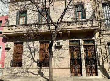 Casa · 347m² · 5 Ambientes · Excelente Edificio en Block