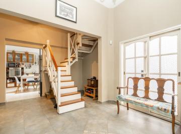 PH · 160m² · 4 Ambientes · 1 Cochera · Venta PH Villa Lynch 3 Dorm.