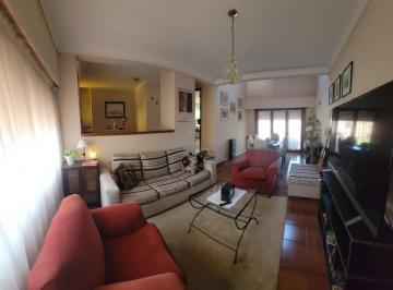 Casa · 140m² · 5 Ambientes · 2 Cocheras · Chalet 4 Dorm. Parque Ggedoble. Reciclado. Apto Credito. Permuta