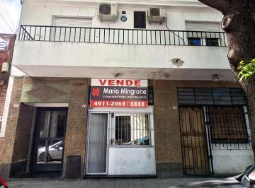 Local comercial de 1 ambiente, Pompeya · Local Al Frente con Entrepiso