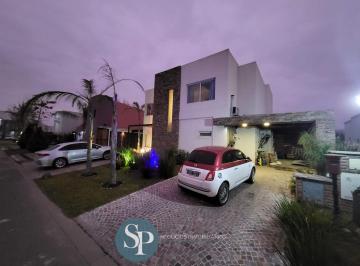 Casa · 221m² · 6 Ambientes · 2 Cocheras · Casa Venta en Los Robles, La Cañada de Pilar
