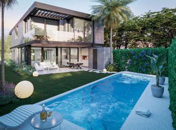 Casa · 300m² · 5 Ambientes · 2 Cocheras · Casa en Venta, 5 Ambientes en Suites, Horqueta, San Isidro, Zona Norte. con Pileta y Ascensor.