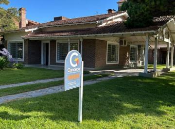 Casa · 176m² · 6 Ambientes · 2 Cocheras · Casa en Venta en Pinamar - Zona Iglesia