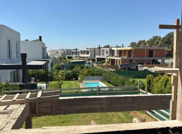 Casa · 320m² · 6 Ambientes · 4 Cocheras · Casa en Venta en Carpinchos, Nordelta