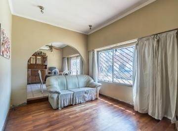 Casa · 145m² · 6 Ambientes · 1 Cochera · Casa en Venta Dos Plantas en Quilmes